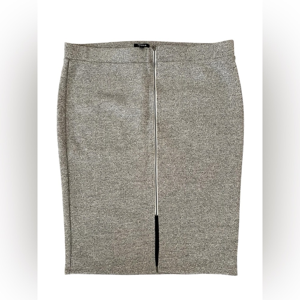Torrid Grey Skirt Zipper in front